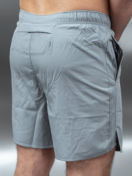 Nike -  Challenger Shorts 7" - Grey