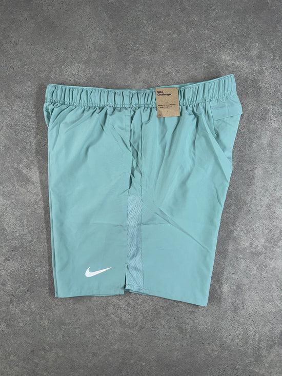 Nike - Challenger Shorts - Mint