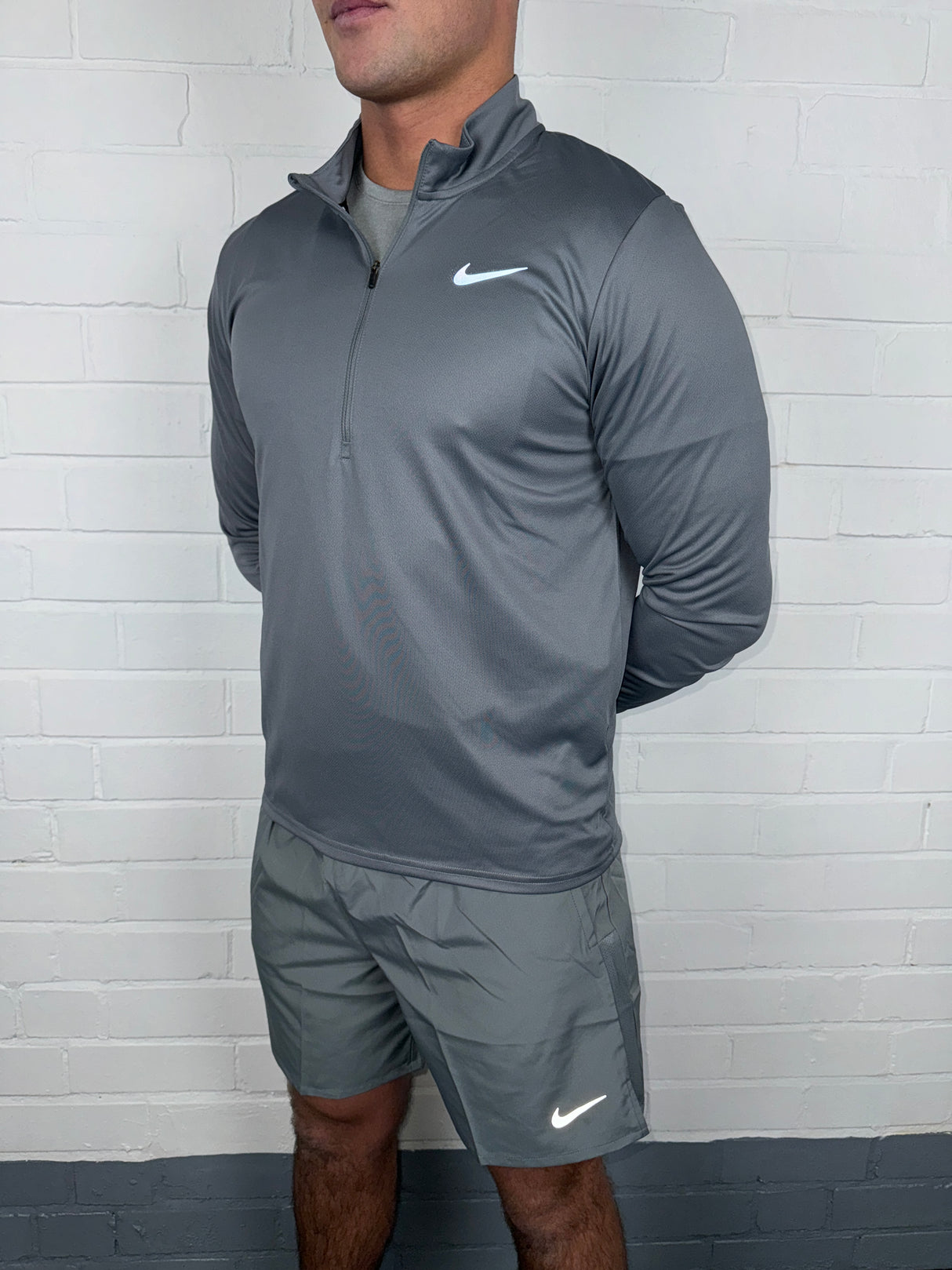 Nike - Element Half Zip/Shorts Set - Smoke Grey