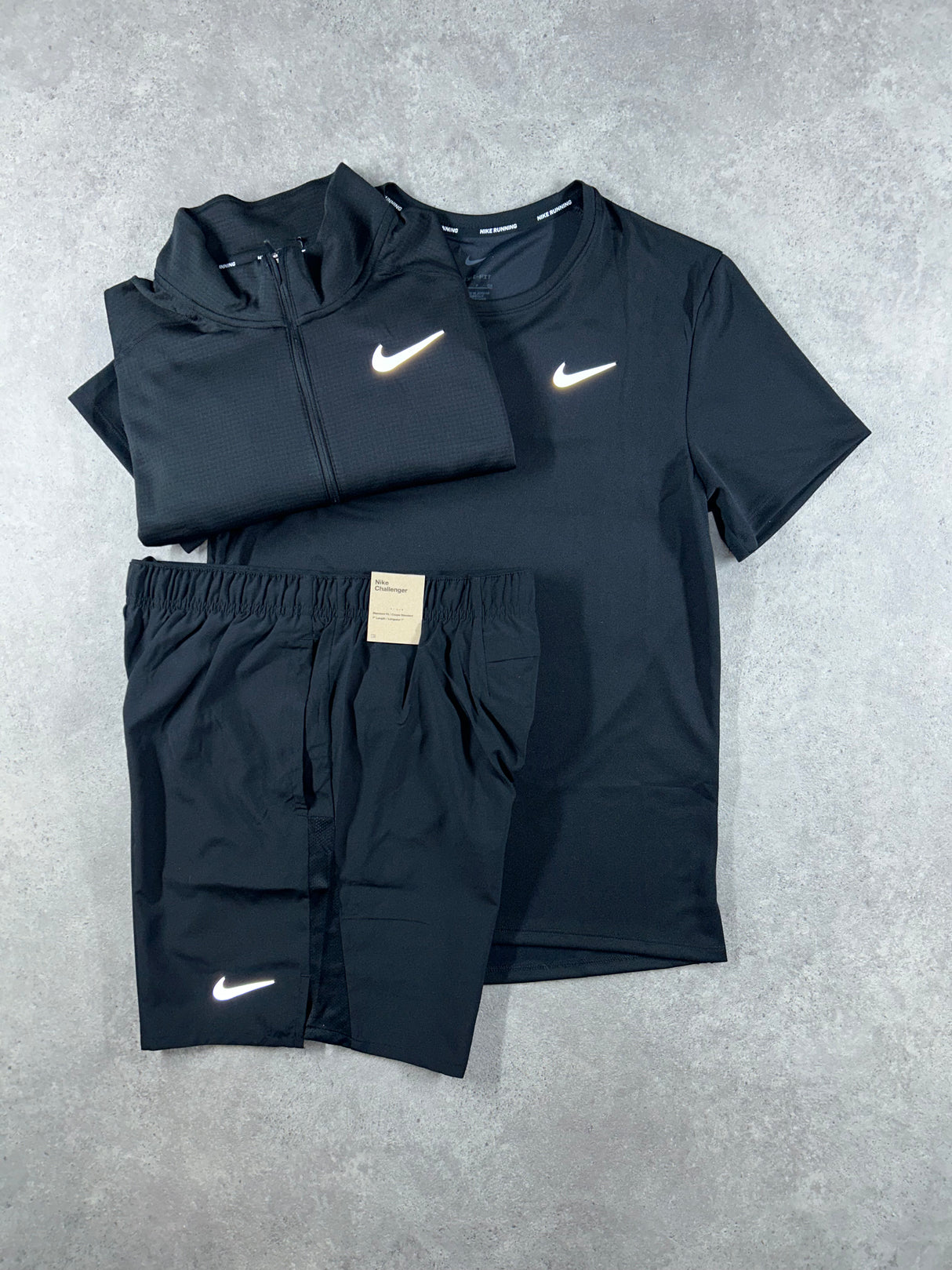 Nike - Essential Set - Black