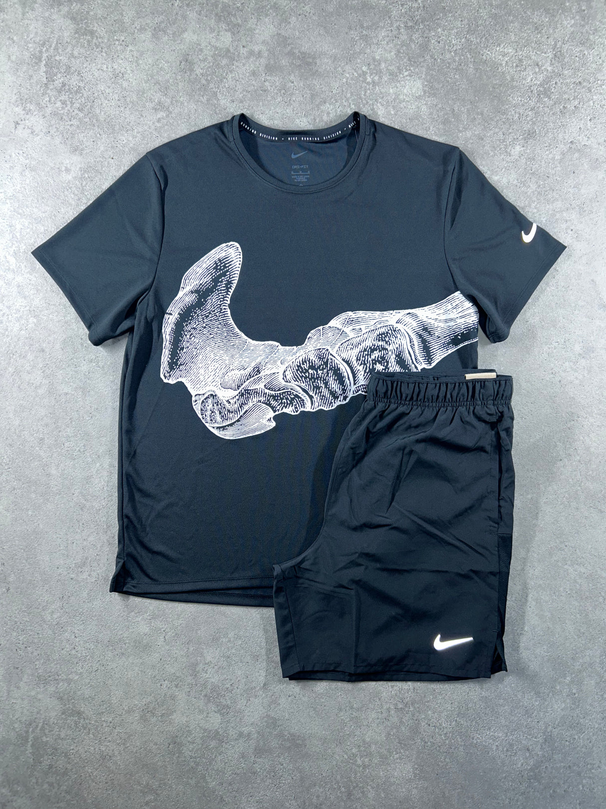Nike - Dri Fit Run Division Set - Black/Silver
