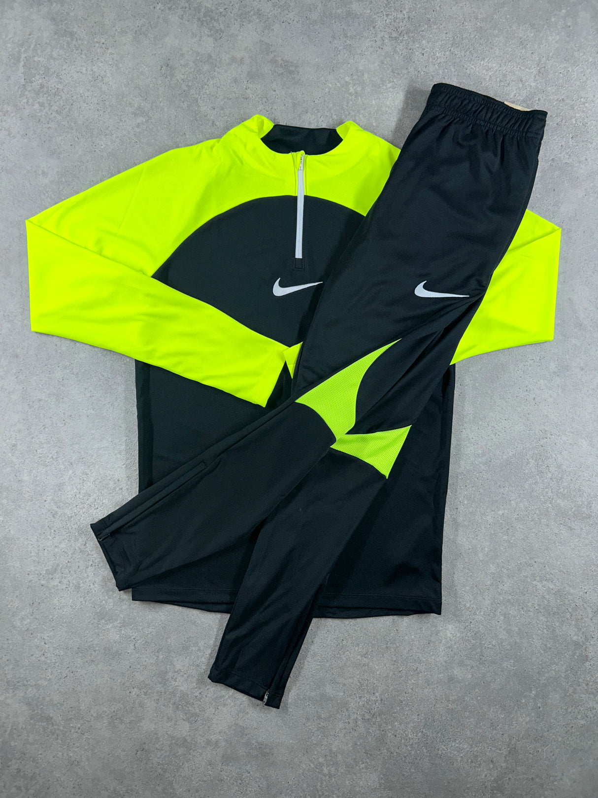 Nike - Academy Pro Tracksuit - Black/Volt