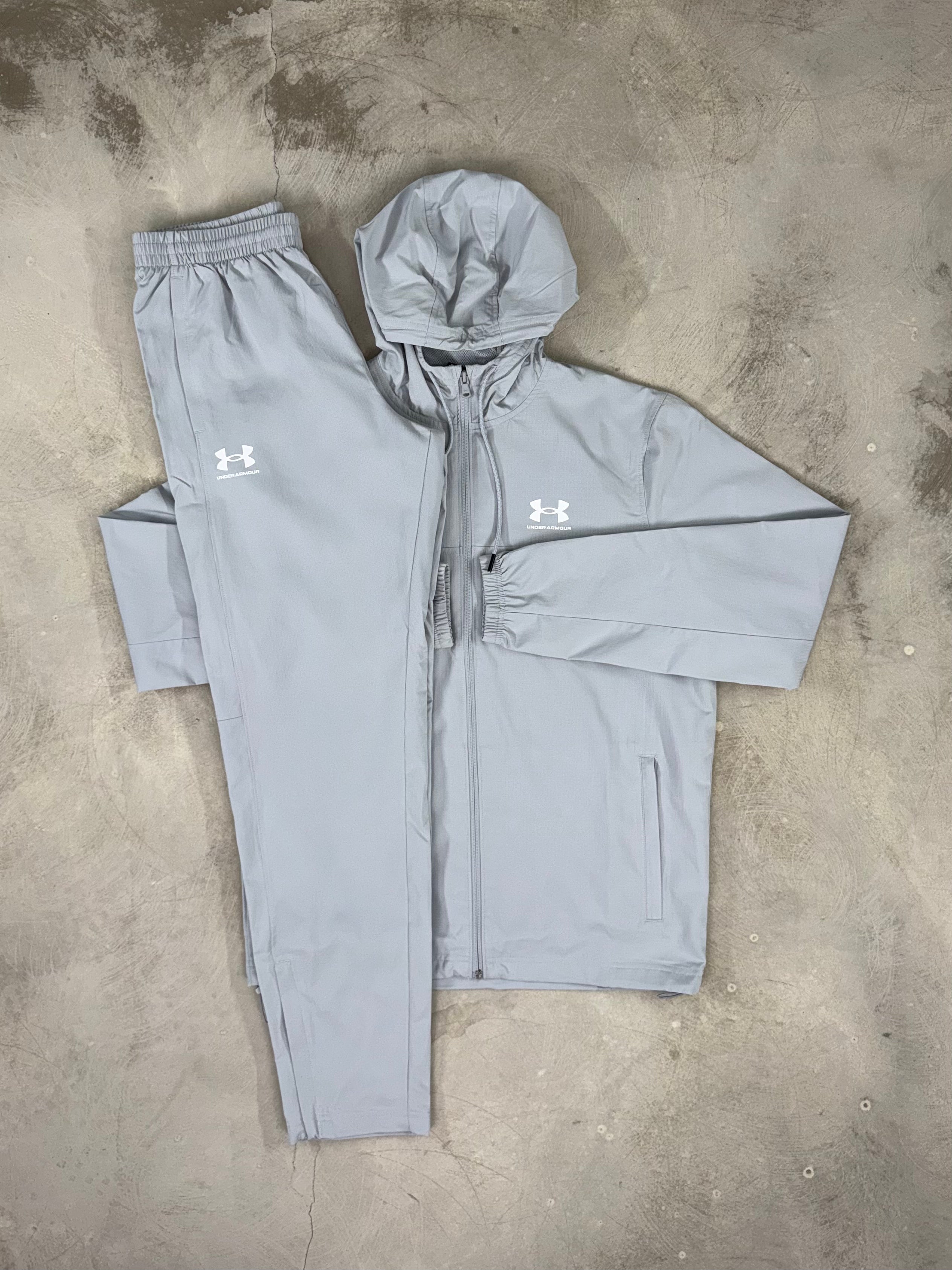 Under Armour - Woven Tracksuit - Grey/White