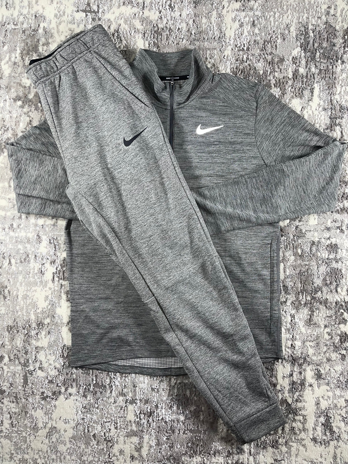 Nike - Therma Tracksuit - Grey
